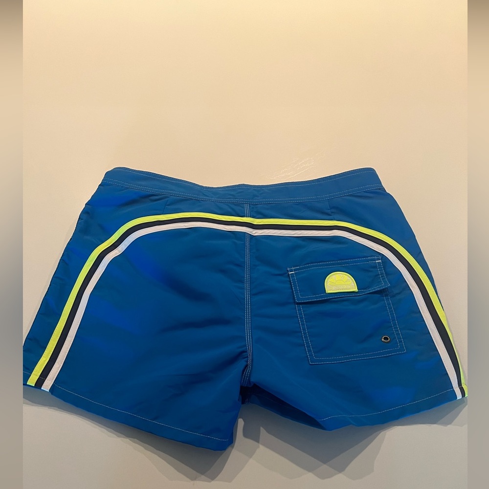 SUNDEK never worn men’s swim trunks: vibrant blue